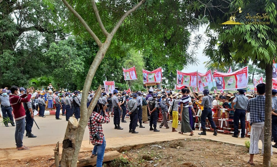 Thirty thousand Kyaukme local villagers demonstrate that they don’t need the military that kills innocent people Thirty thousand Kyaukme local villagers demonstrate that they don’t need the military that kills innocent people
